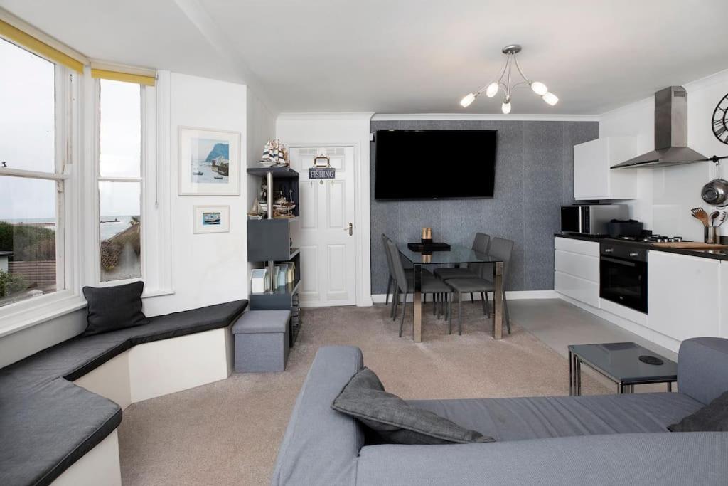 Beach Front Flat Shaldon With Parking Exteriér fotografie